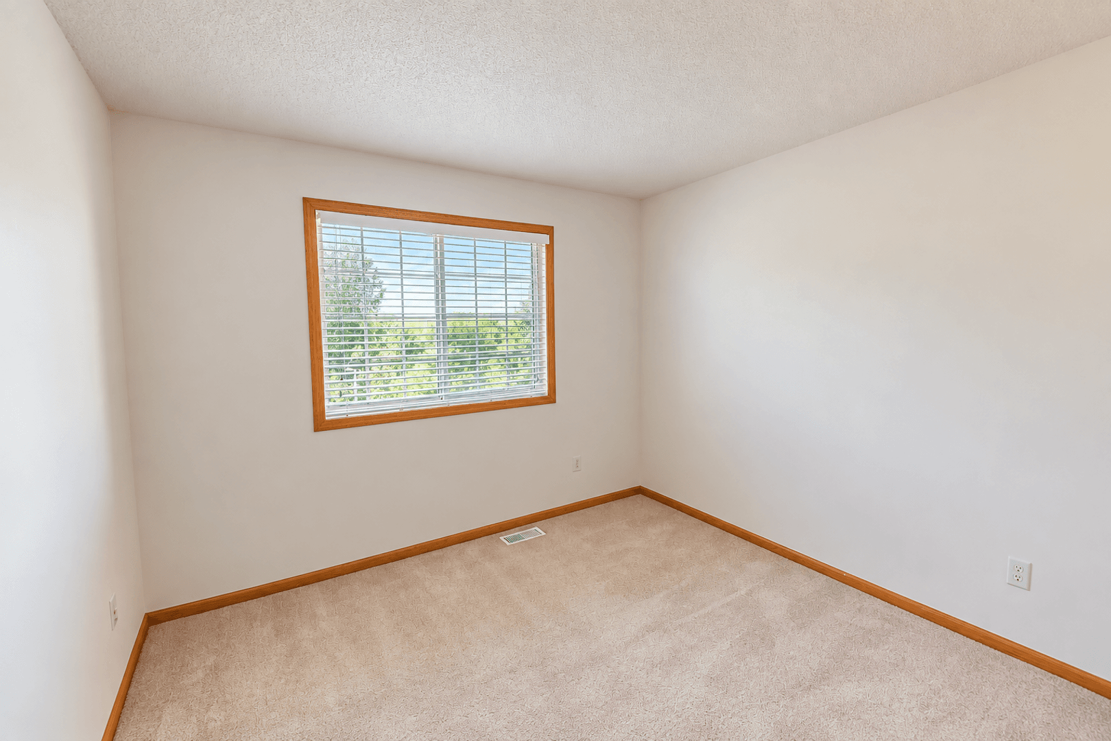 Rochester House: 6281 29th Ave NW