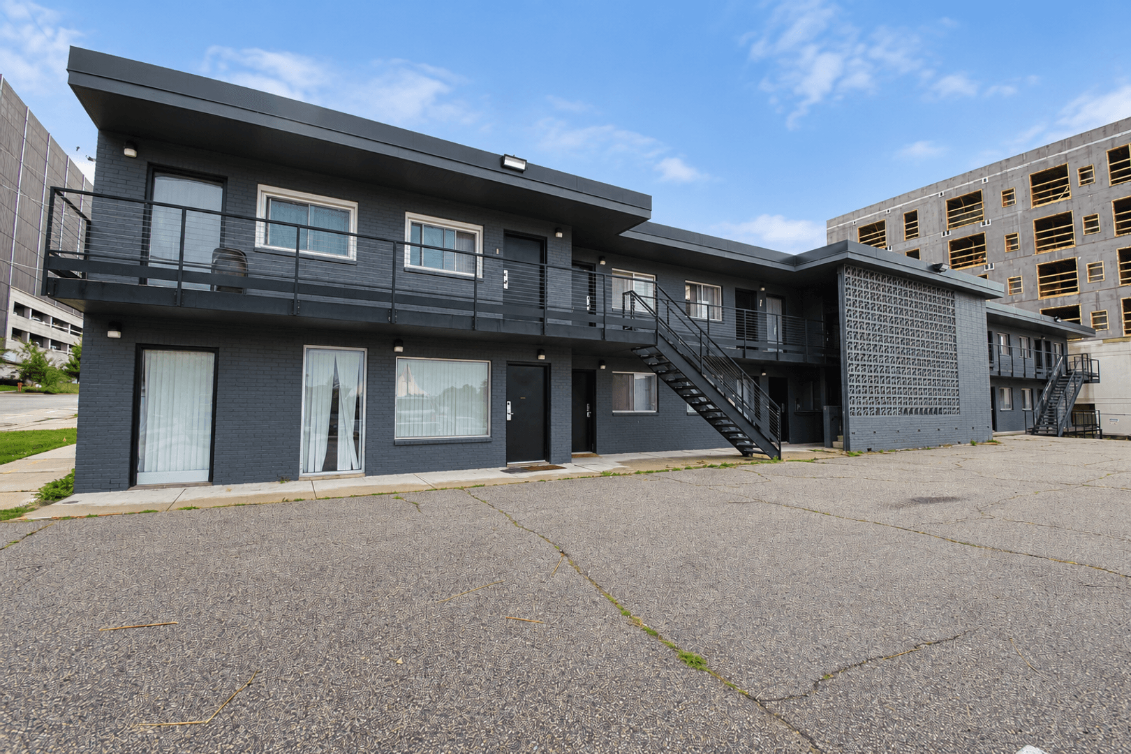Rochester Apartment: 512 3rd Ave SW