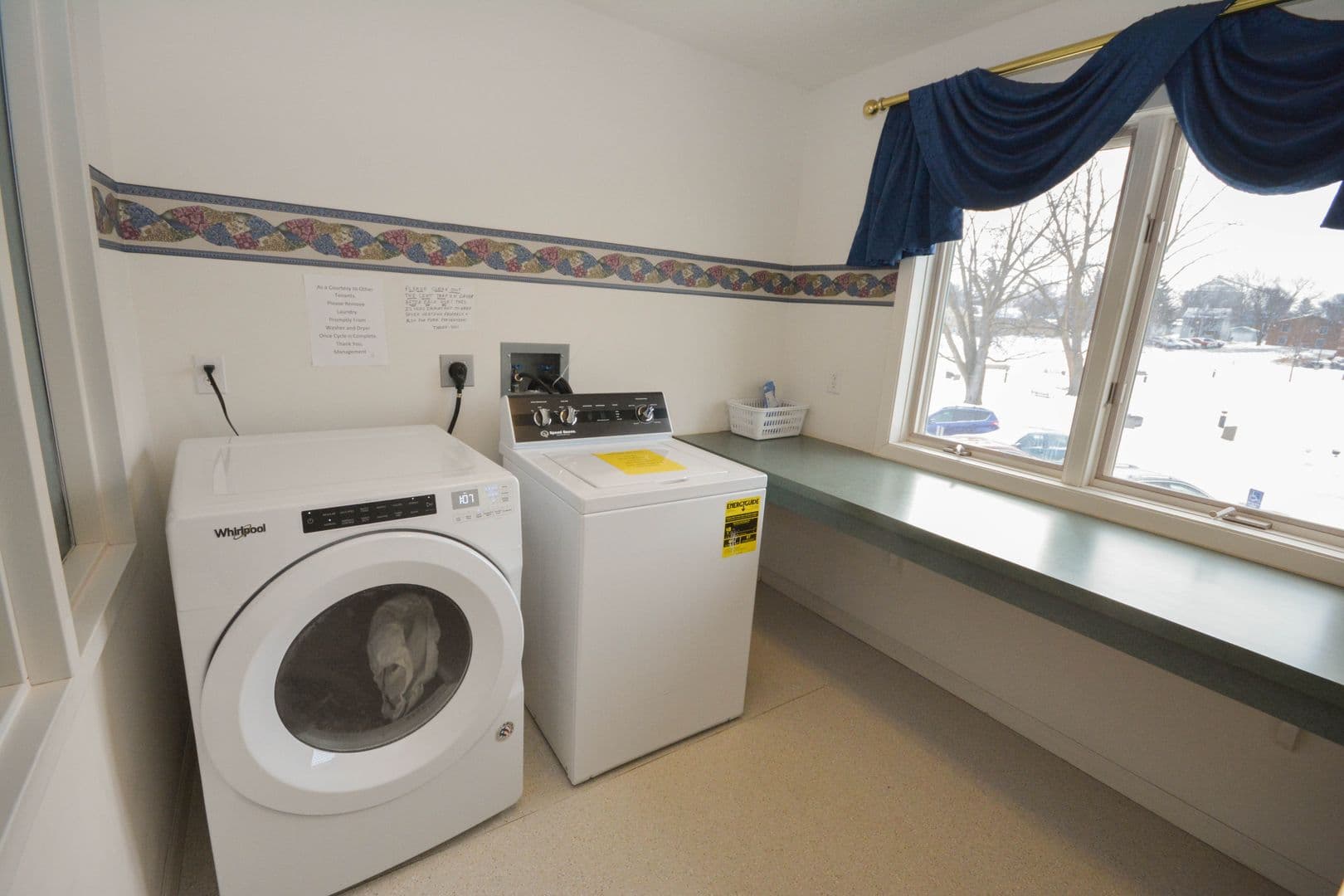 Stewartville Apartment: 110 4th St NE
