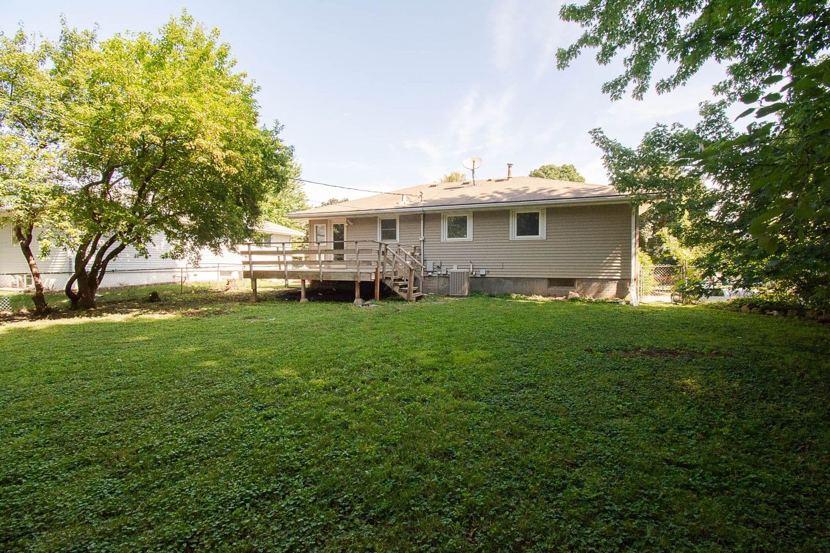 Rochester House: 2114 24th St NW