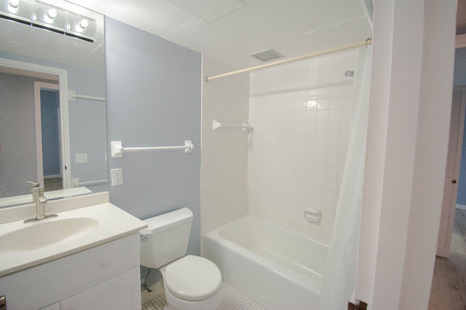 Rochester House: 207 5th Ave SW # 1001