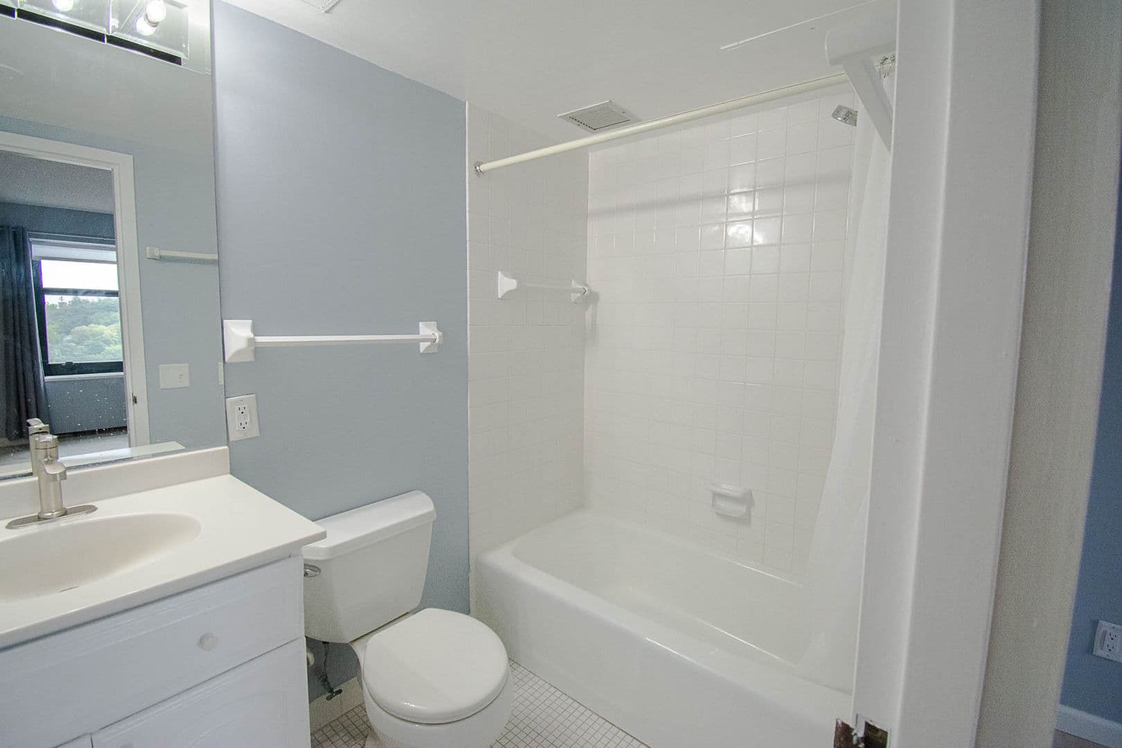 Rochester House: 207 5th Ave SW # 1001