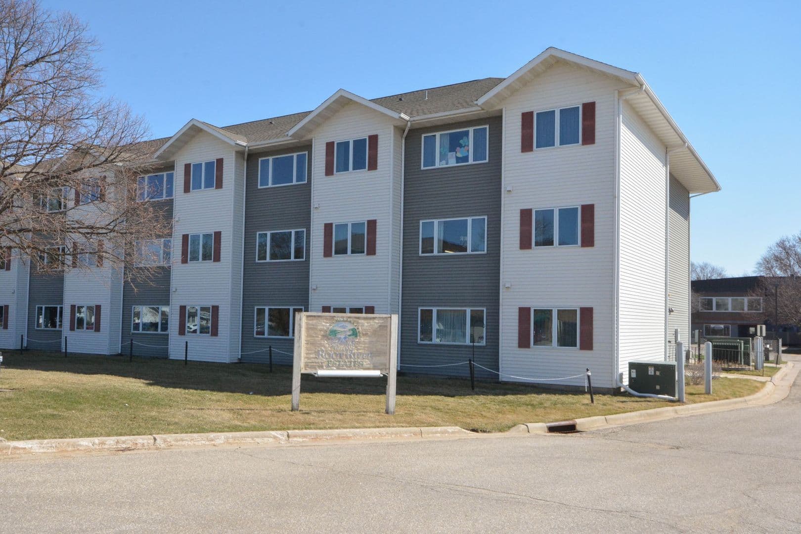 Stewartville Apartment: 110 4th St NE