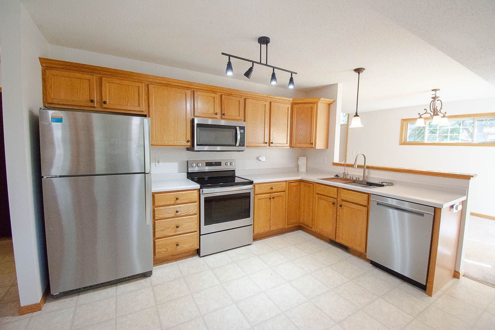 Rochester House: 1354 Arthur Ln NW