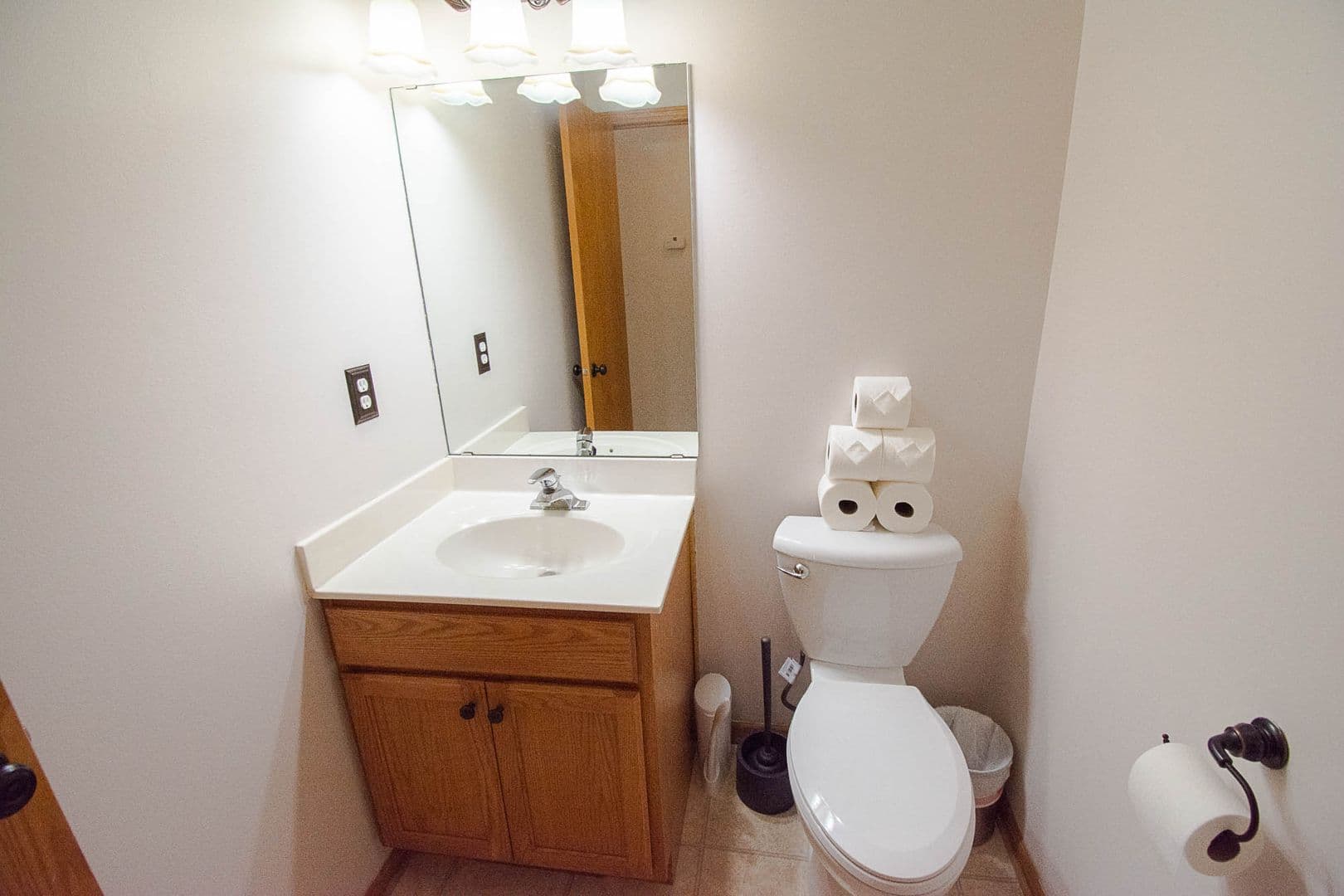 Rochester House: 1354 Arthur Ln NW