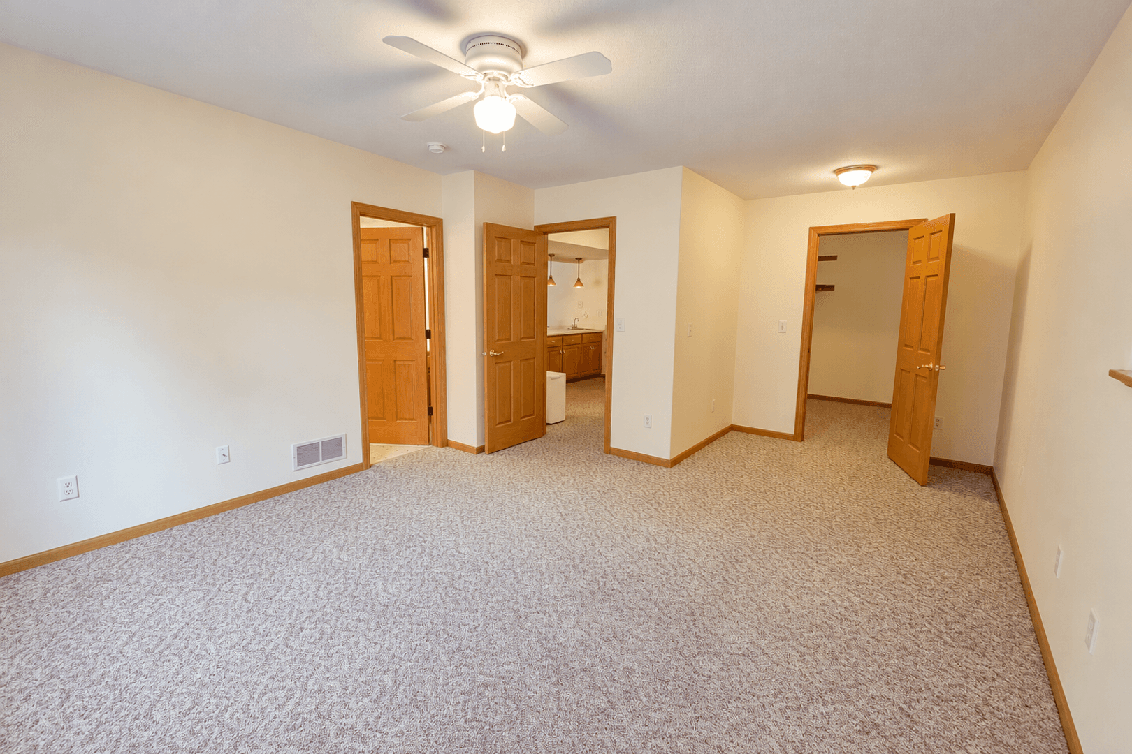 Rochester House: 919 Baird Ln NE