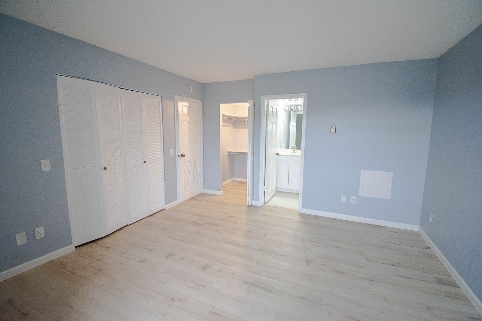 Rochester House: 207 5th Ave SW # 1001