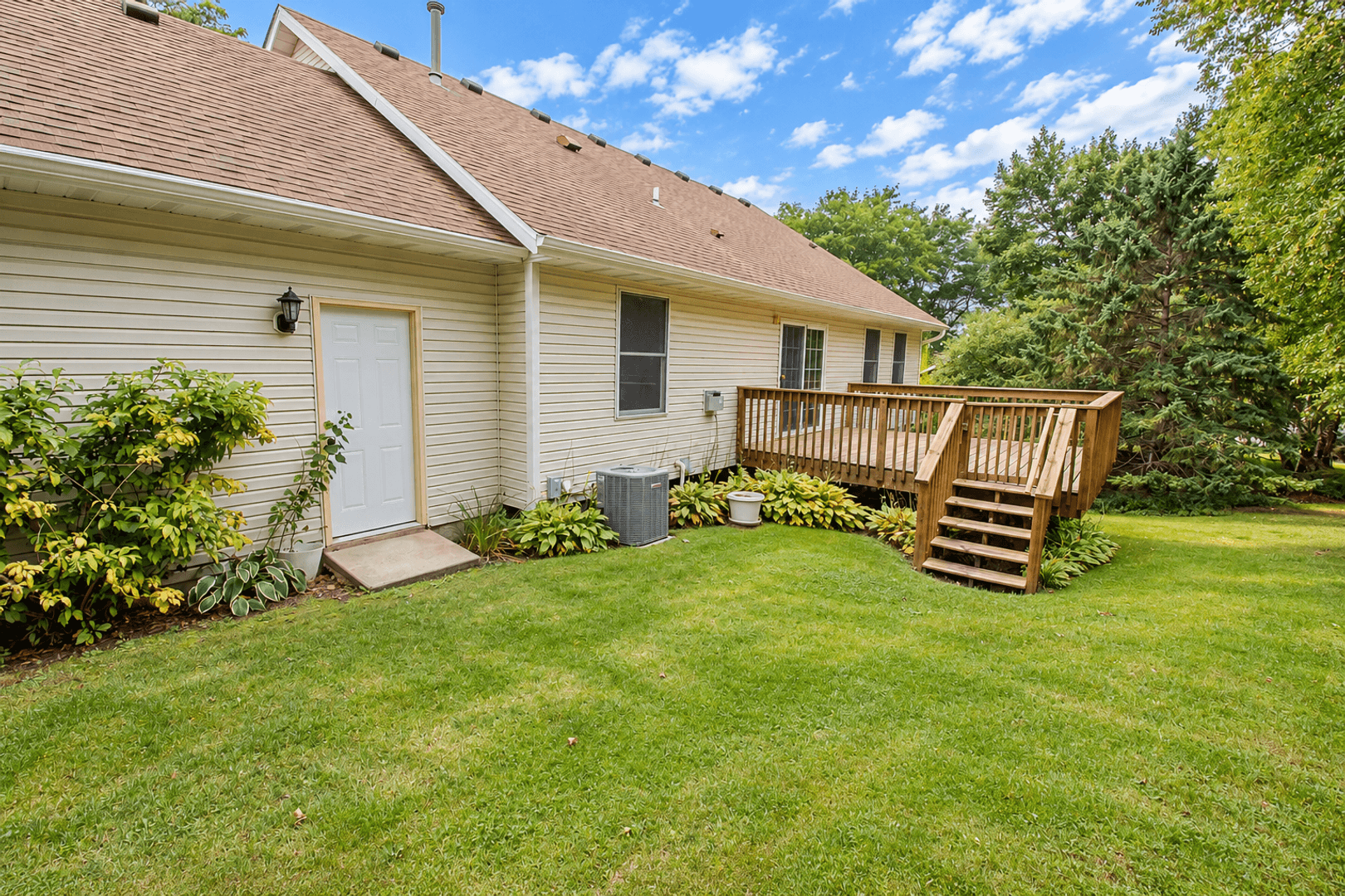 Rochester House: 919 Baird Ln NE