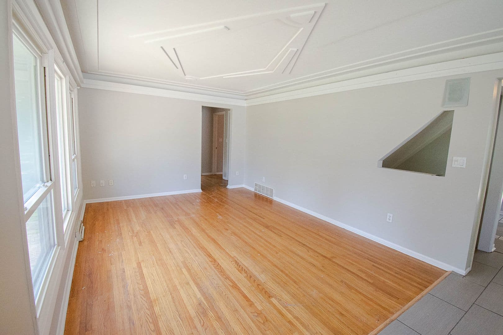 Rochester House: 2114 24th St NW
