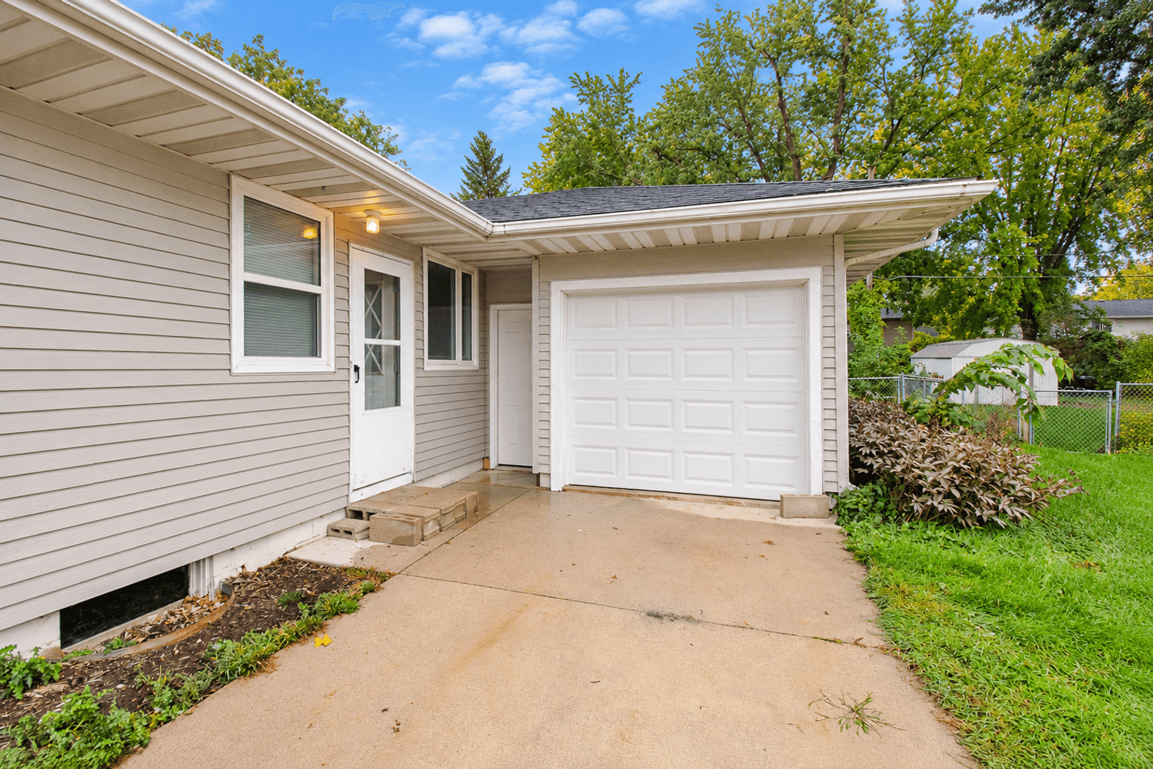 Rochester House: 1332 Elton Hills Dr NW