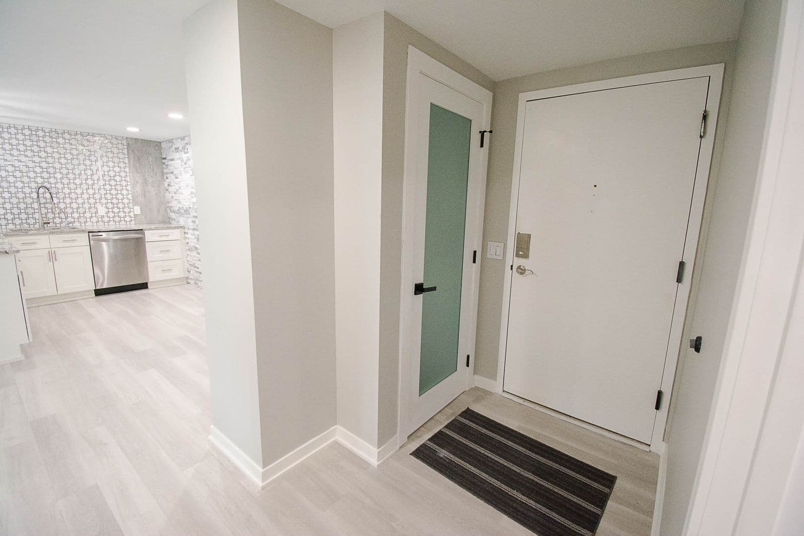 Rochester House: 207 5th Ave SW # 206