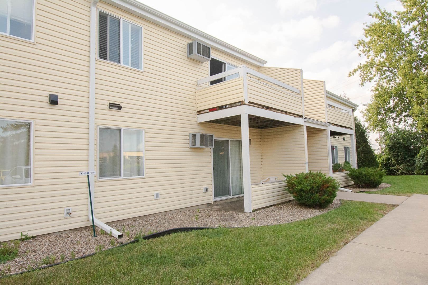 Rochester Condo: 2312 Valleyhigh Dr NW # F105