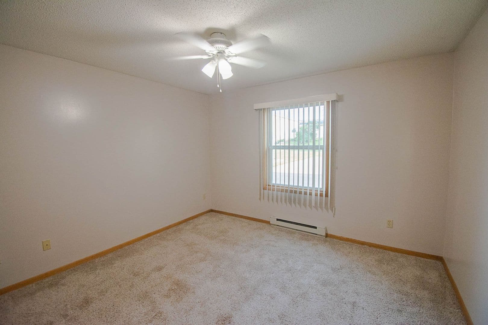 Rochester Apartment: 2315 30th Ave NW - Hamilton