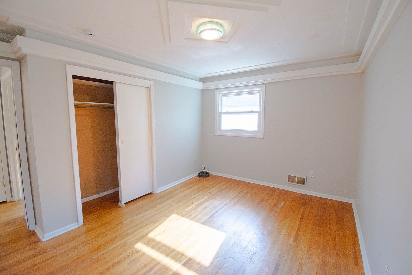 Rochester House: 2114 24th St NW