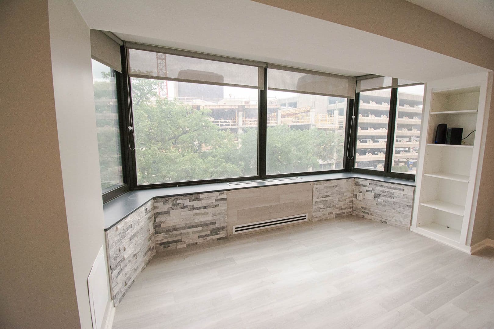 Rochester House: 207 5th Ave SW # 206