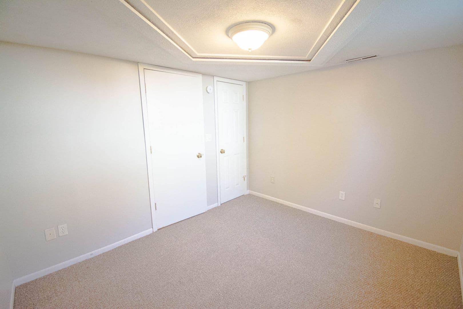 Rochester House: 2114 24th St NW