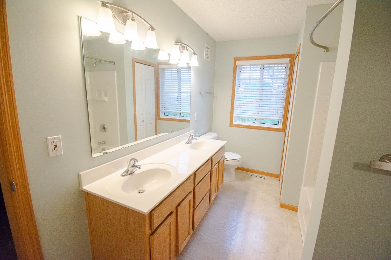 Rochester House: 6281 29th Ave NW