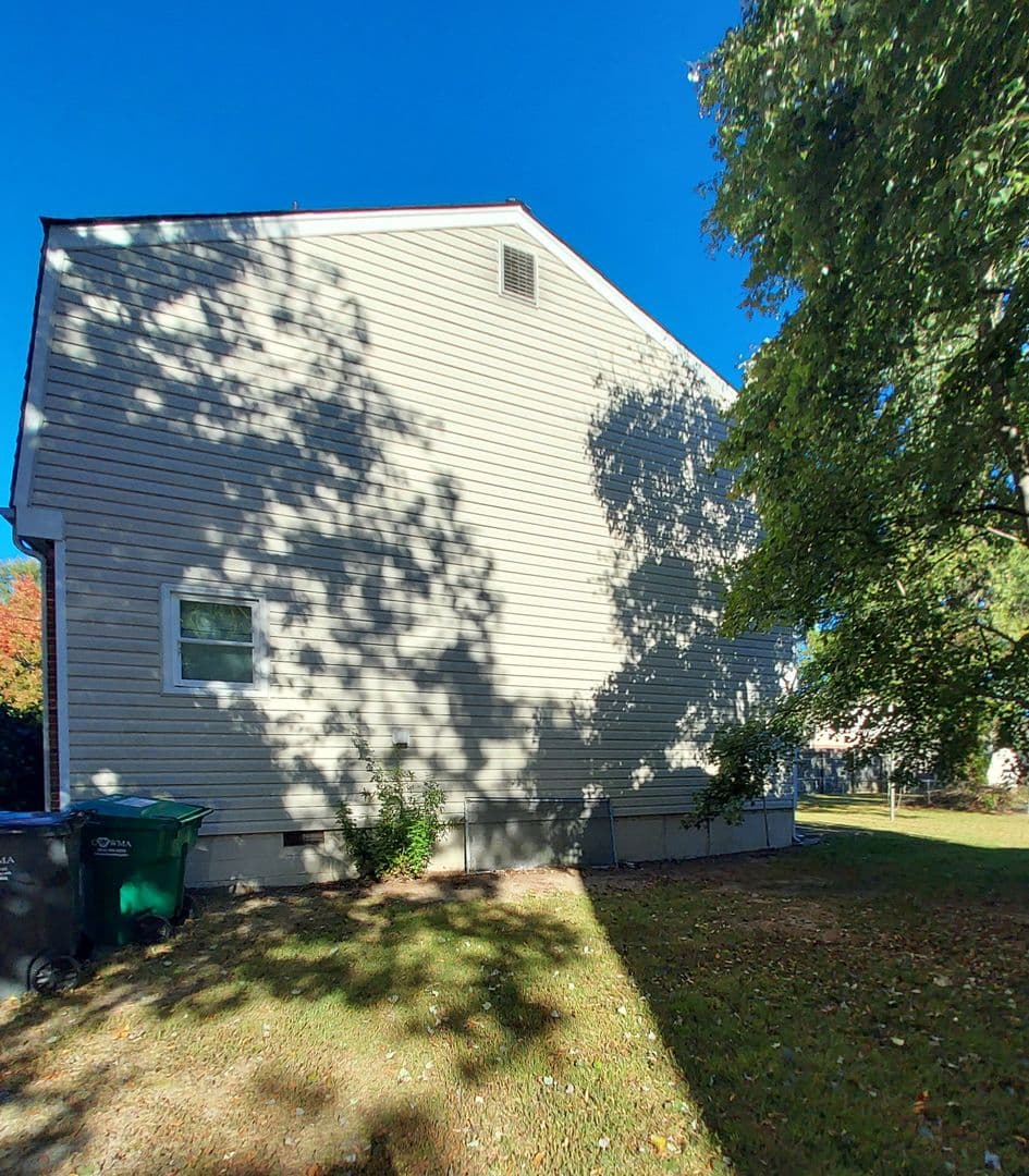 Hopewell Apartment: 1009 Ashland Street