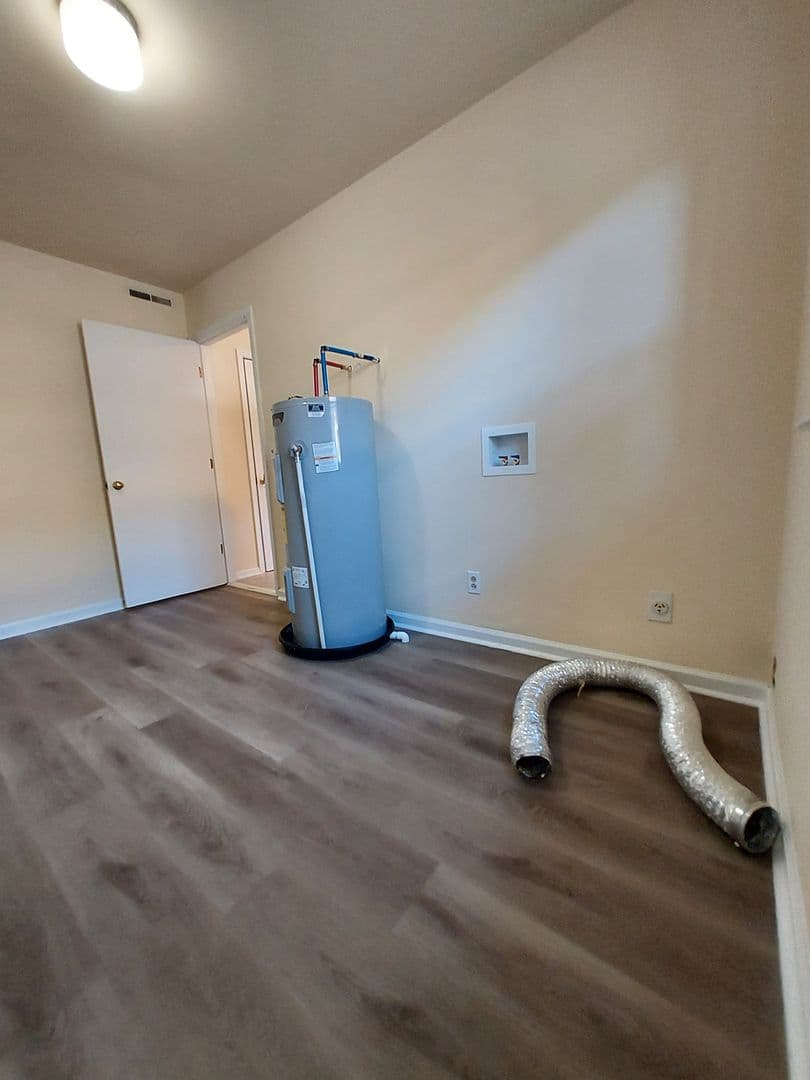 Hopewell Apartment: Cedar Level Rd. Apartments