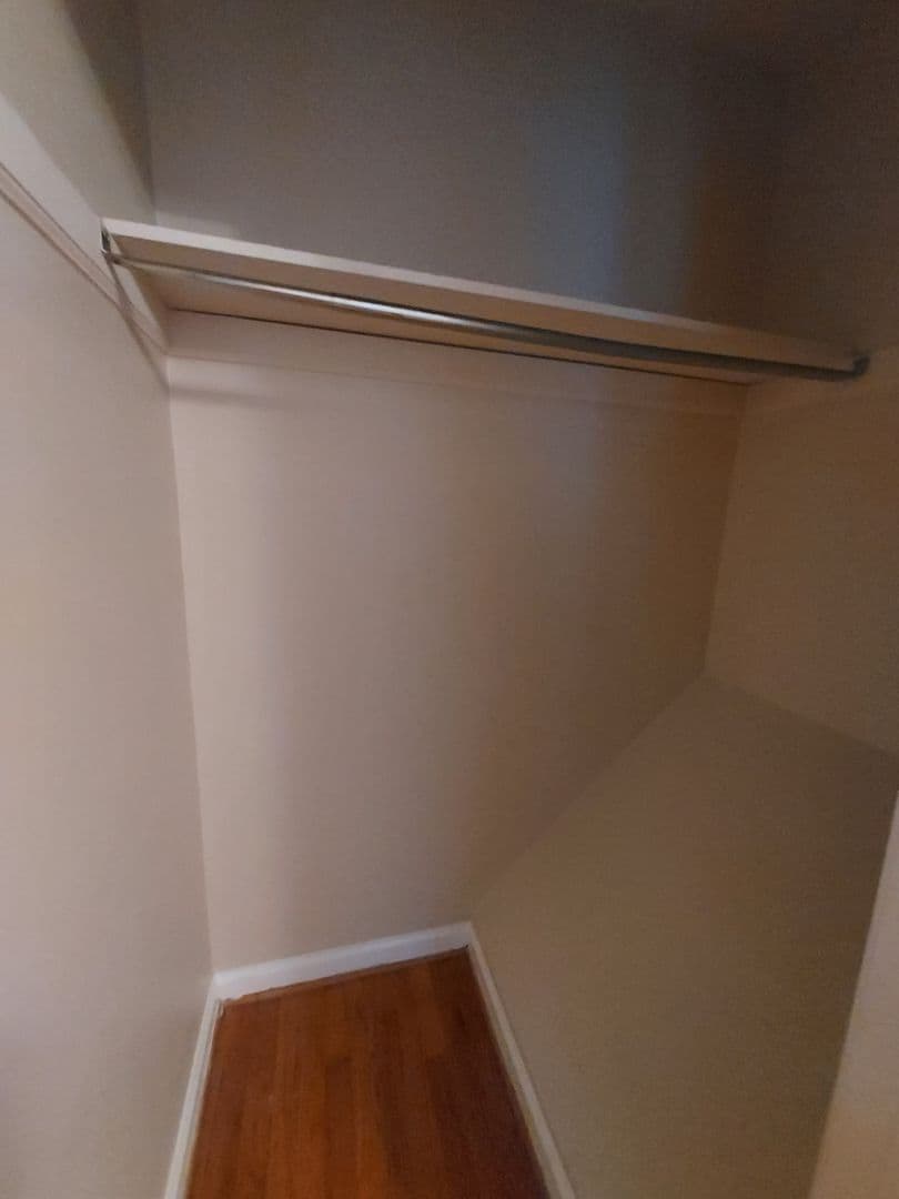 Hopewell Apartment: 1009 Ashland Street