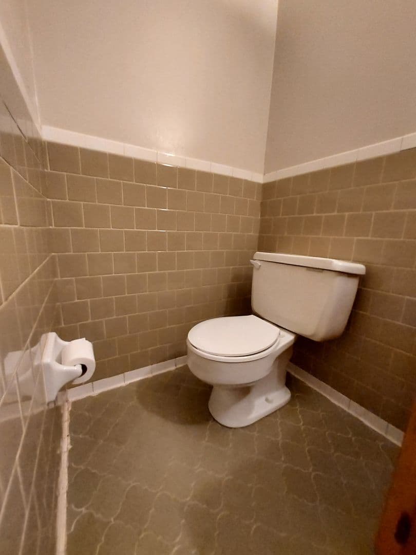 Hopewell Apartment: 1009 Ashland Street