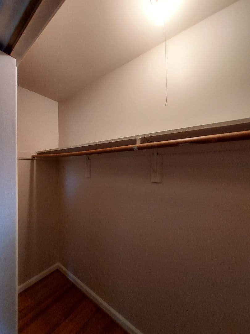 Hopewell Apartment: 1009 Ashland Street