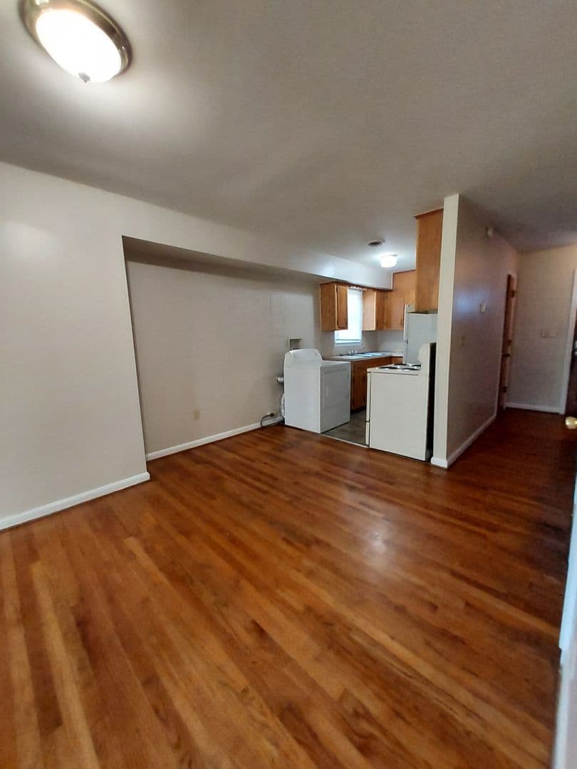 Hopewell Apartment: 1009 Ashland Street