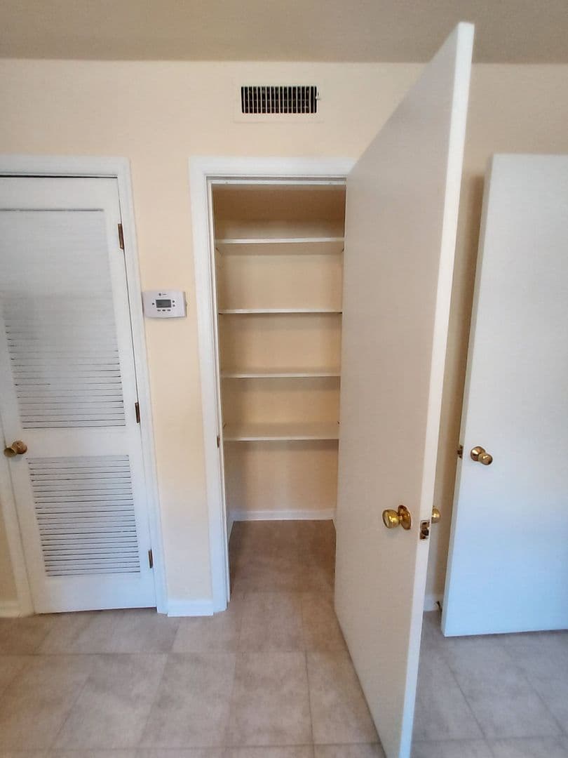Hopewell Apartment: Cedar Level Rd. Apartments