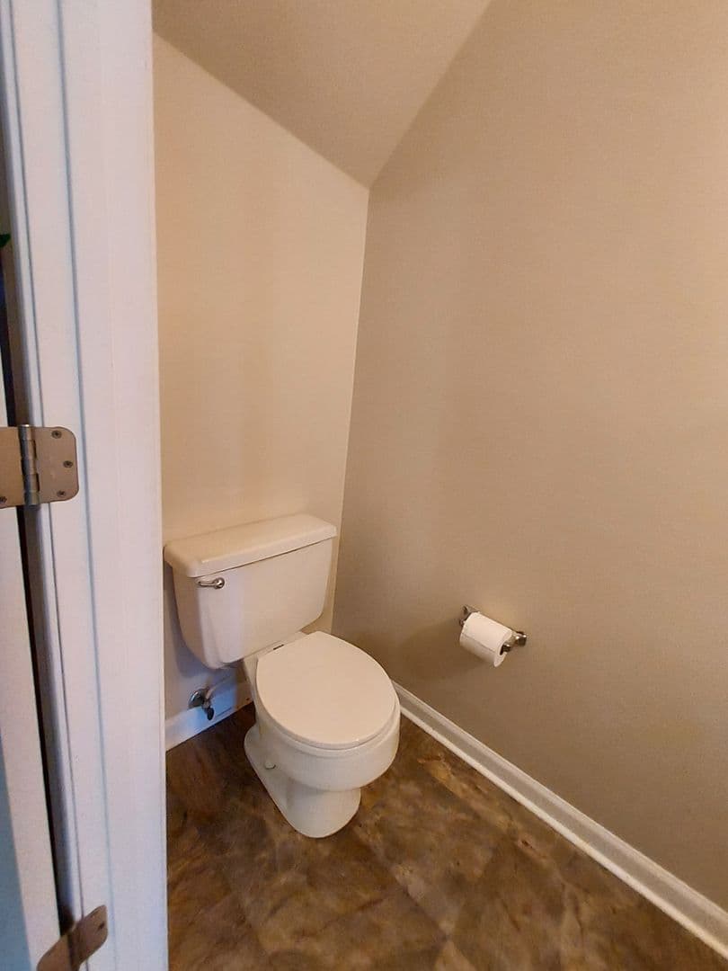 Hopewell Apartment: 1009 Ashland Street