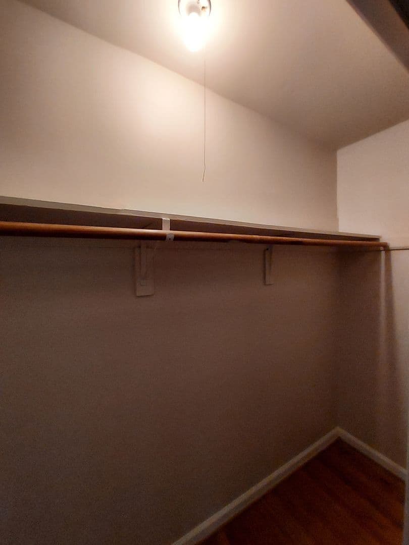 Hopewell Apartment: 1009 Ashland Street