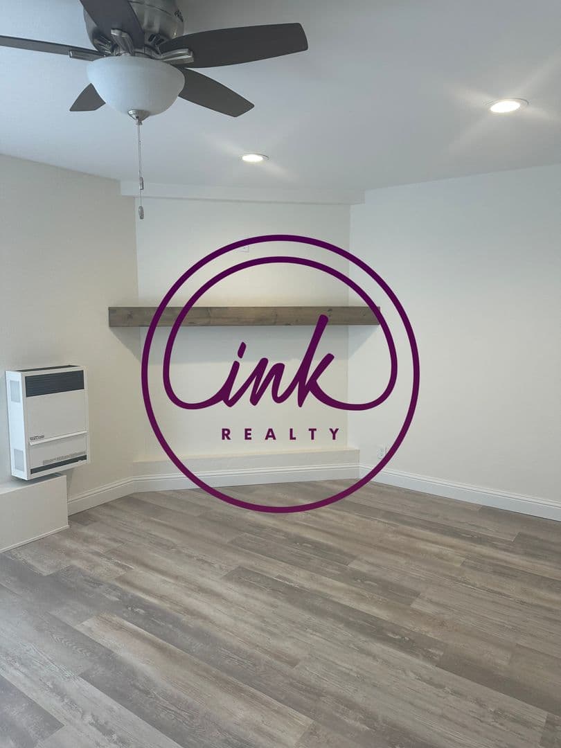 Stateline House: 698 Tina Ct