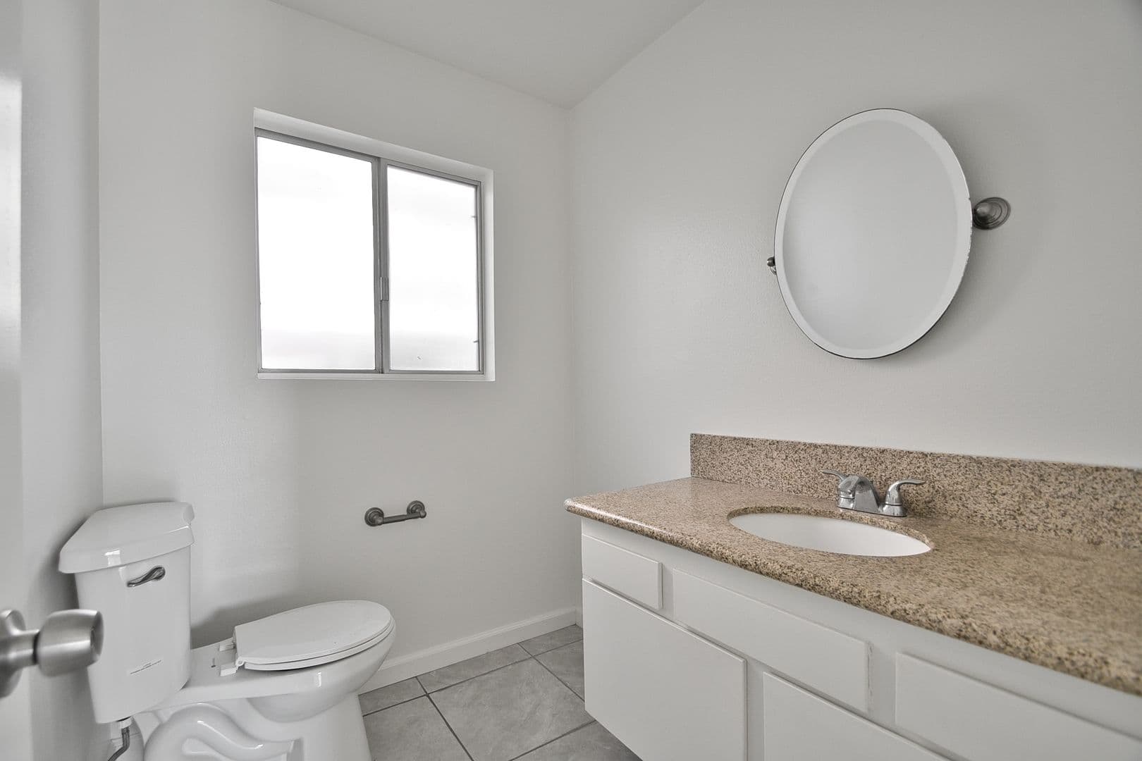 Hermosa Beach Apartment: 682 4th Street