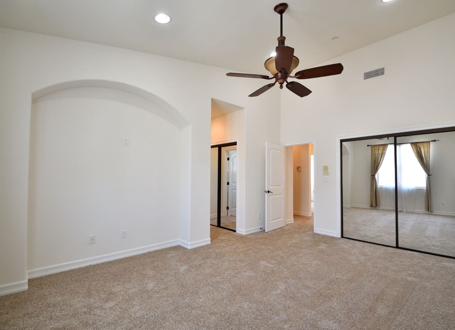 Manhattan Beach Apartment: 1551 Artesia Blvd #3
