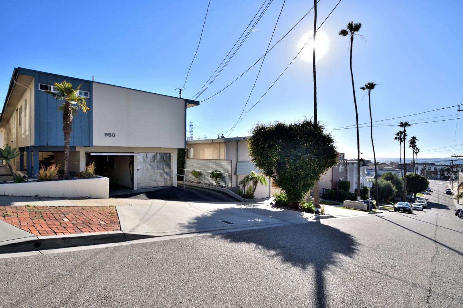 Hermosa Beach Apartment: 950 1st St