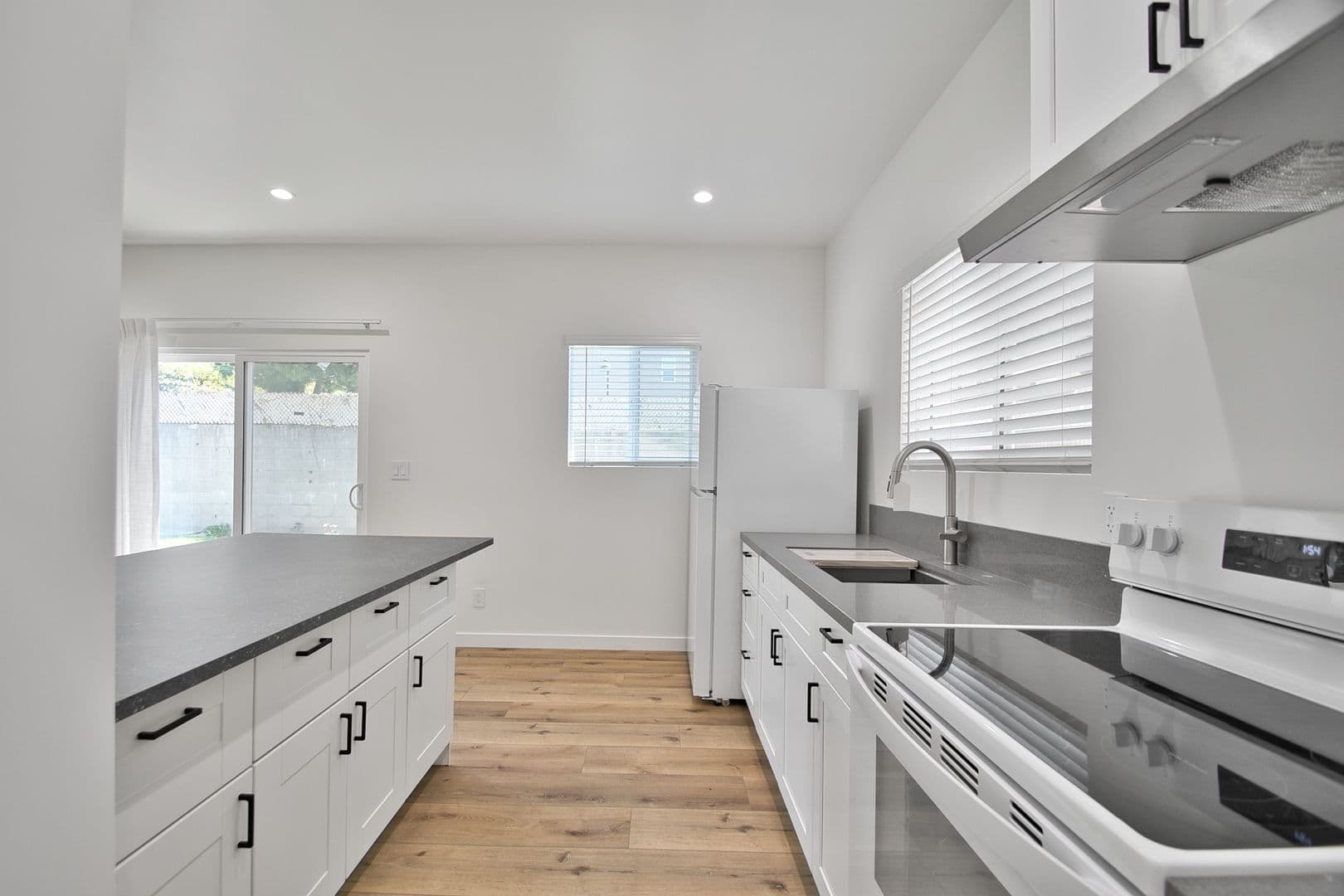 Gardena Apartment: 1704 W. 169th Place