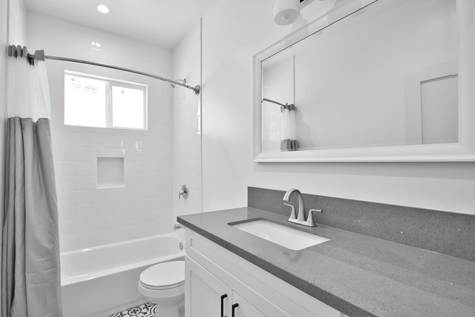 Gardena Apartment: 1704 W. 169th Place