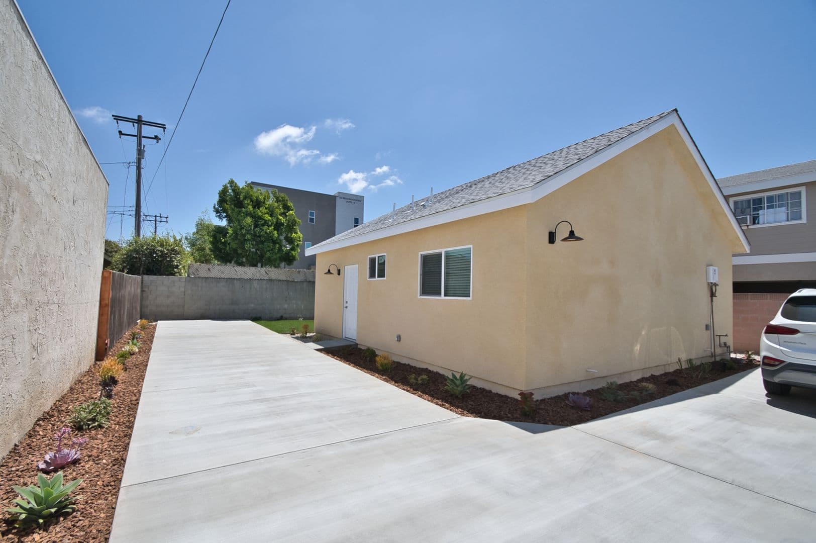 Gardena Apartment: 1704 W. 169th Place