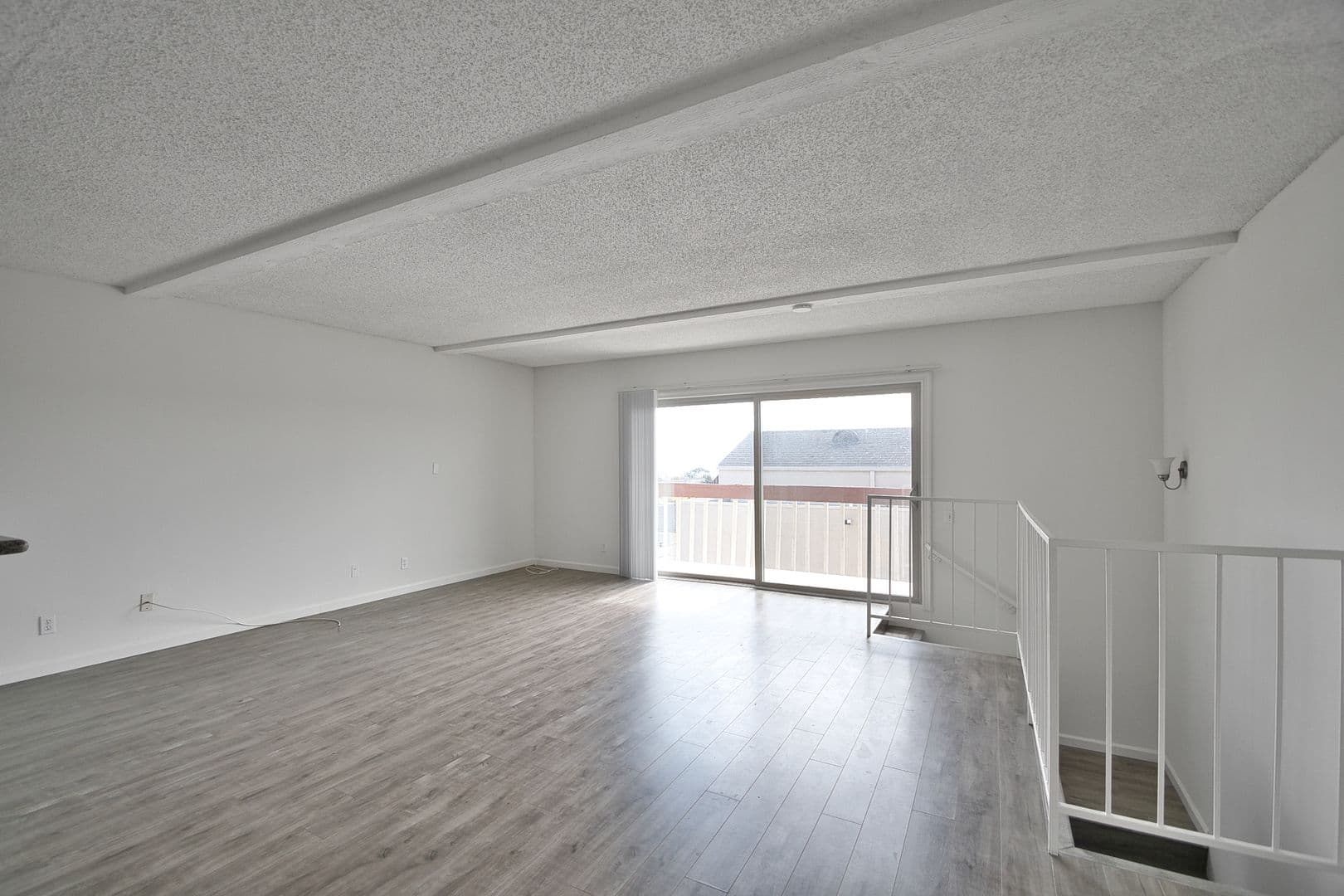 Hermosa Beach Apartment: 682 4th Street
