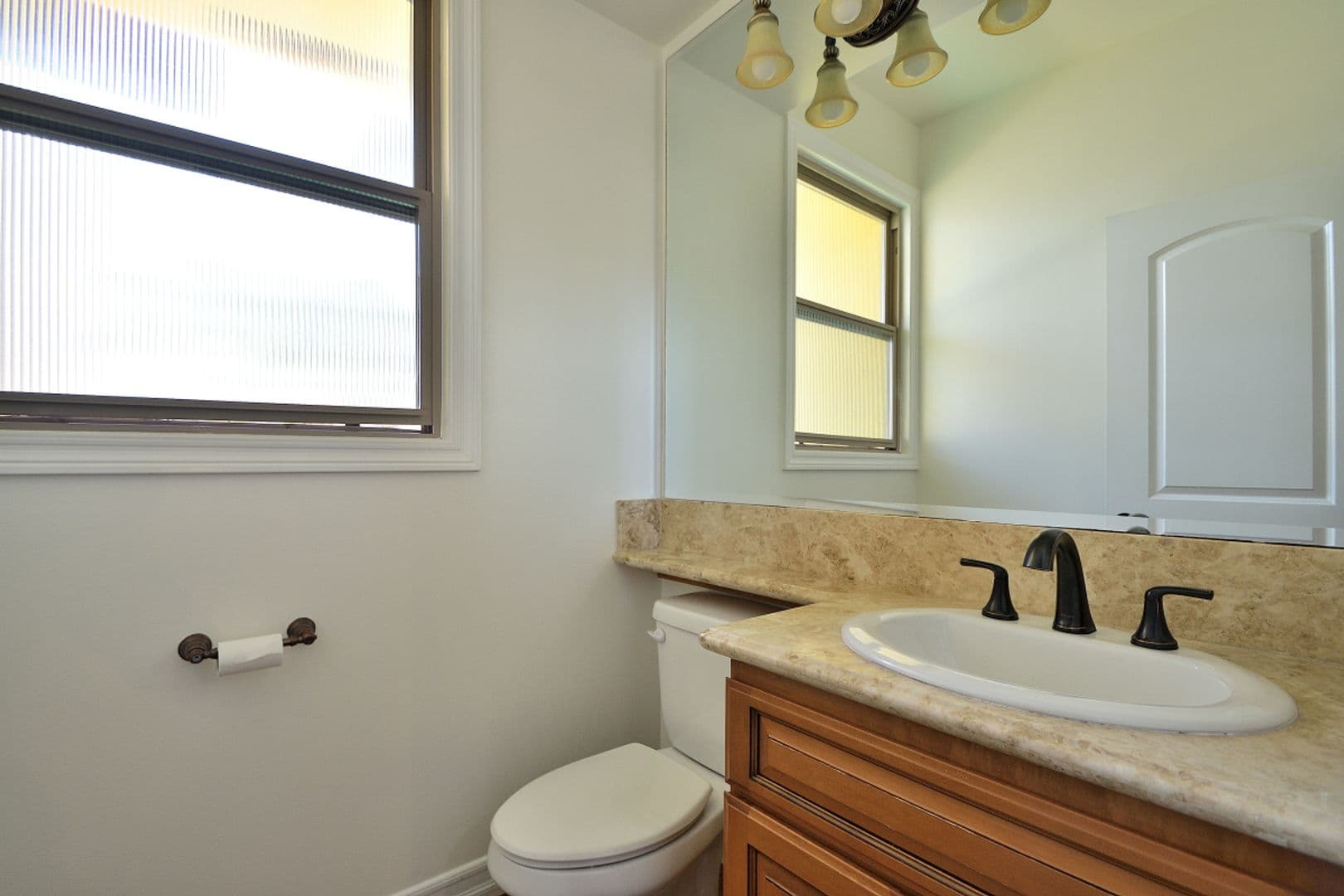 Manhattan Beach Apartment: 1551 Artesia Blvd #3