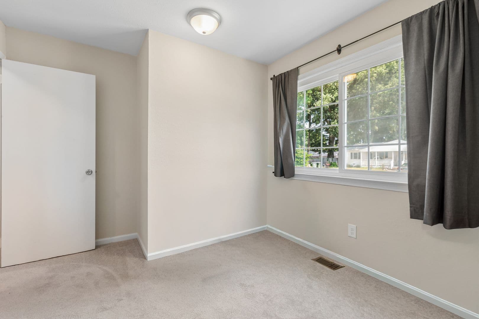 Hampton House: 47 Buffalo Drive