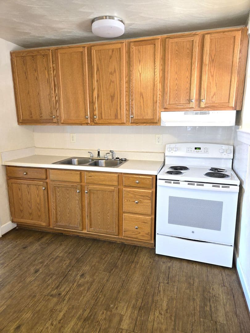 Portsmouth Apartment: 40 Afton Parkway