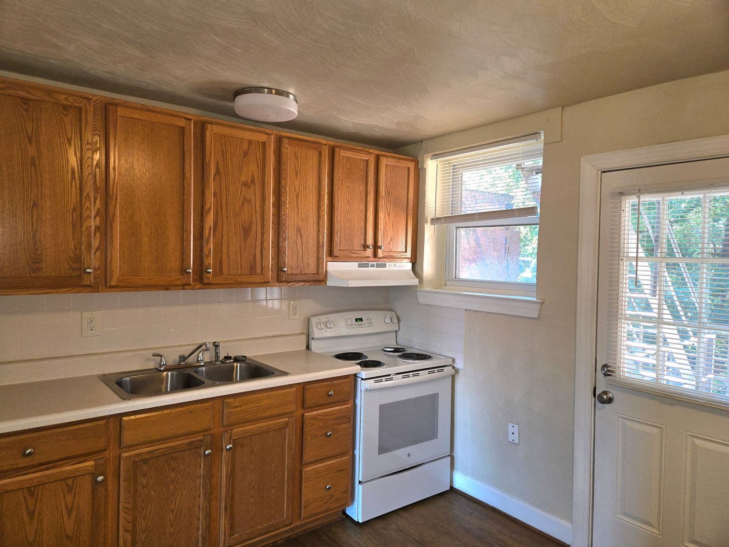 Portsmouth Apartment: 40 Afton Parkway