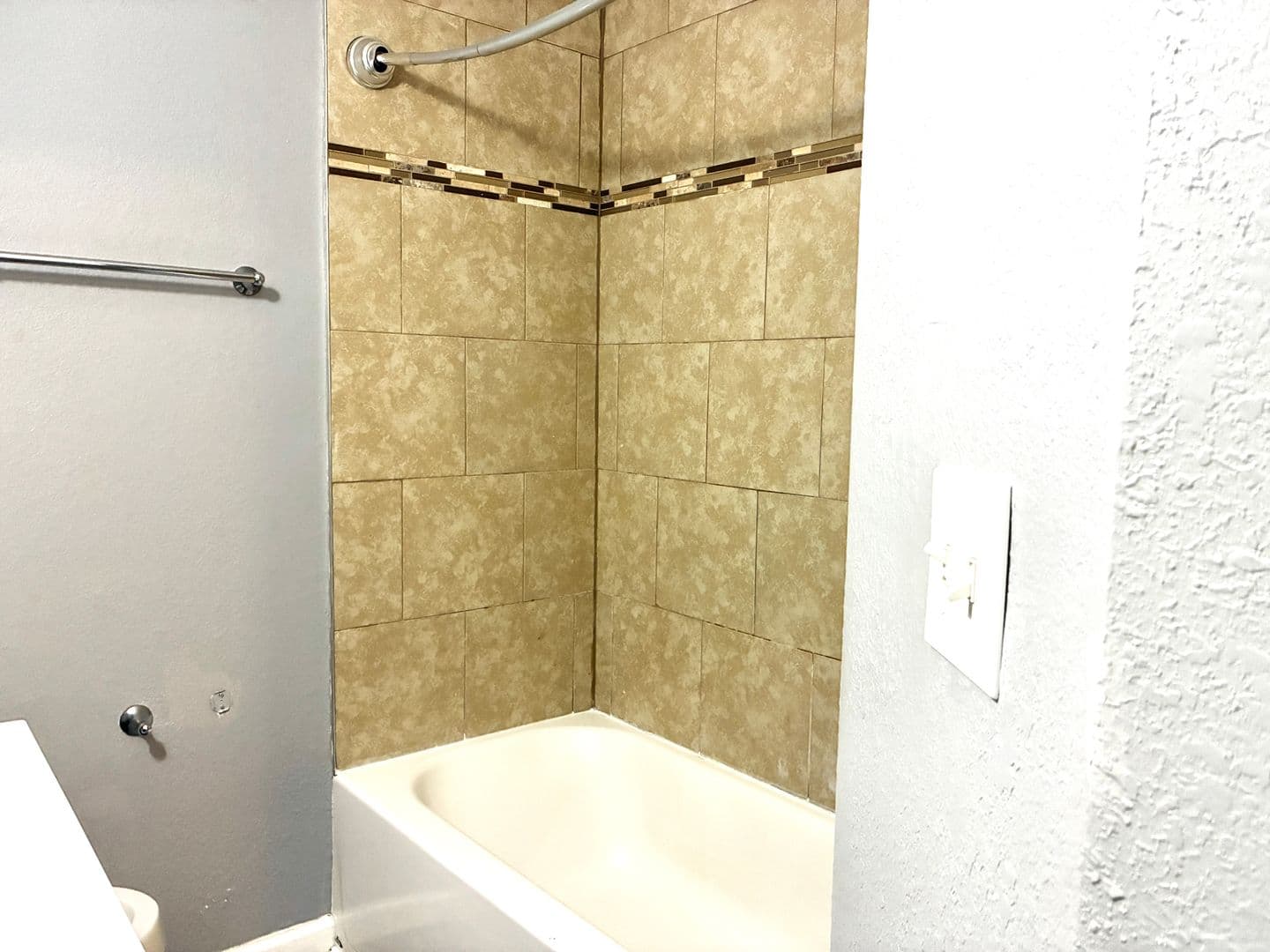 Virginia Beach House: 4725 Lonewillow Lane