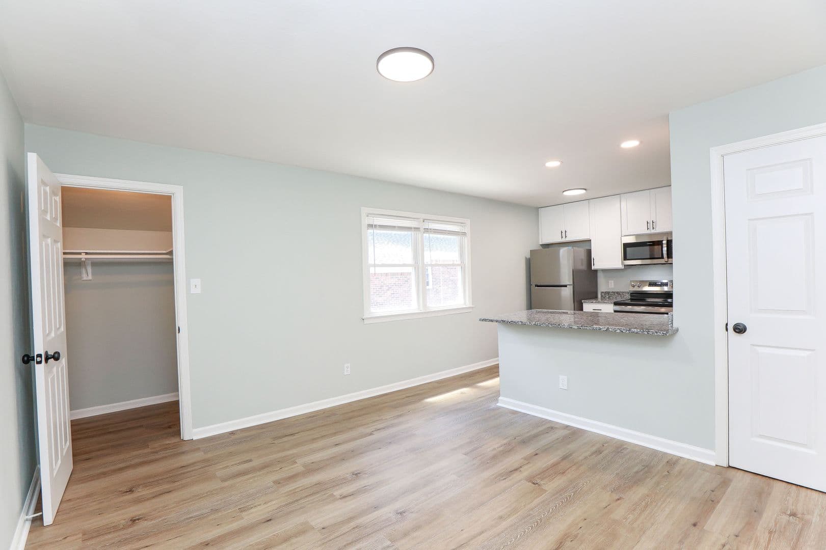 Norfolk Apartment: 2707 Azalea Garden Road
