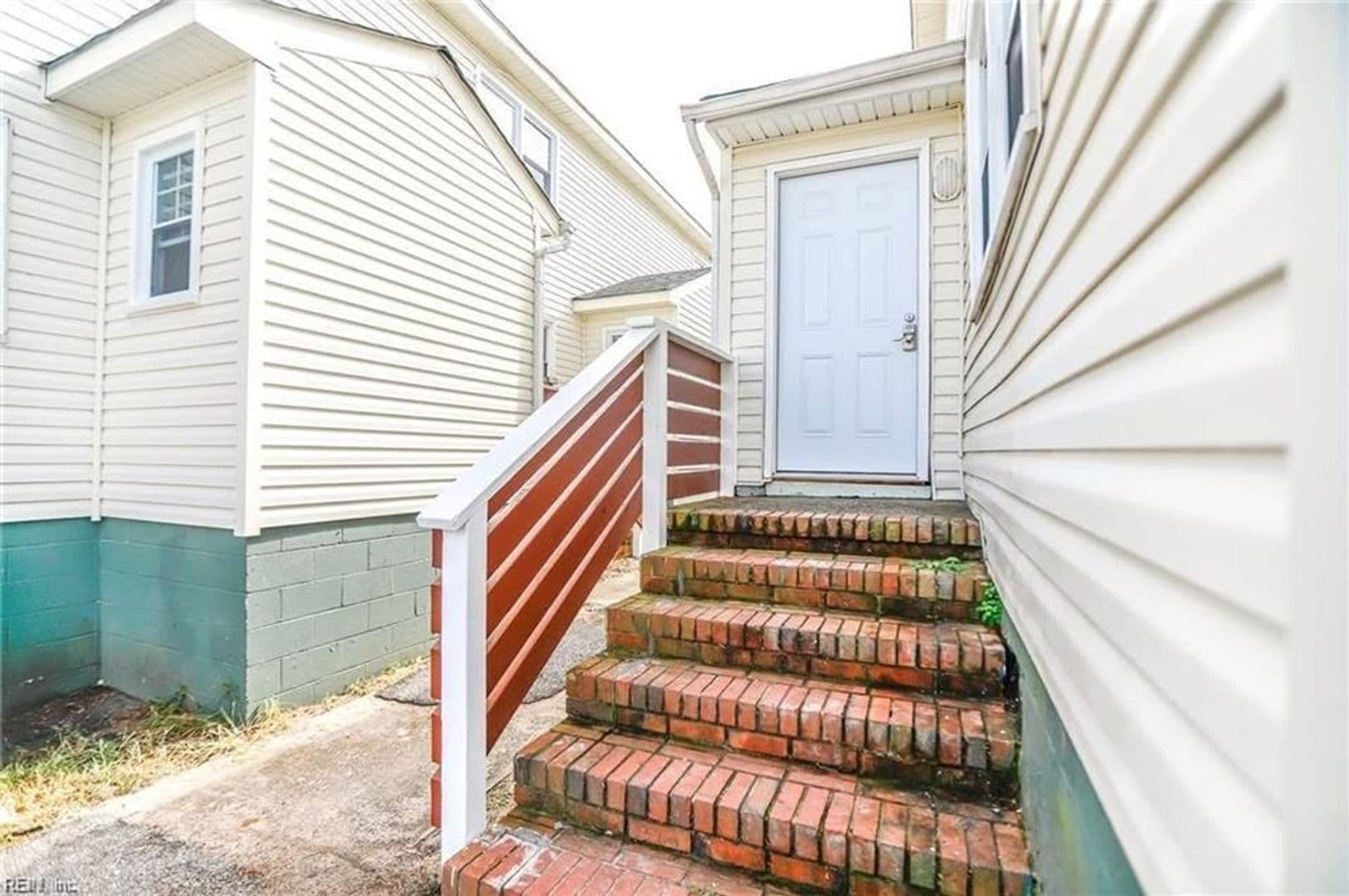 Norfolk Apartment: 9603 11th Bay Street