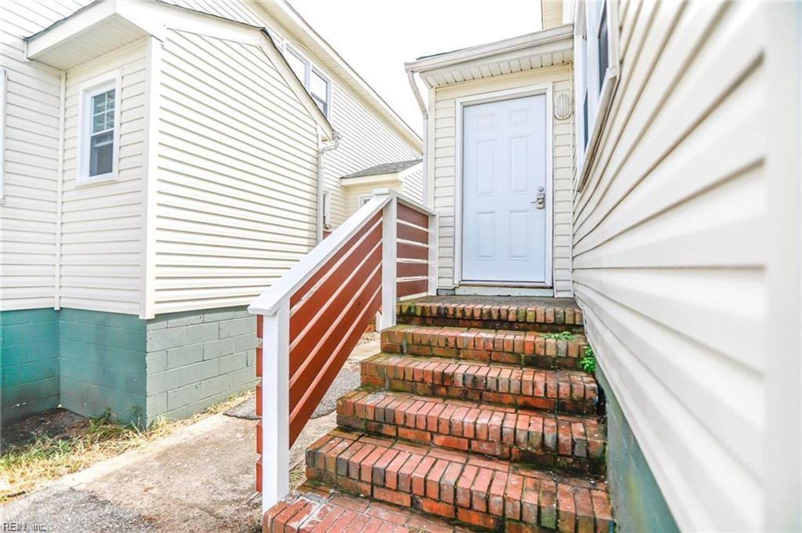 Norfolk Apartment: 9603 11th Bay Street