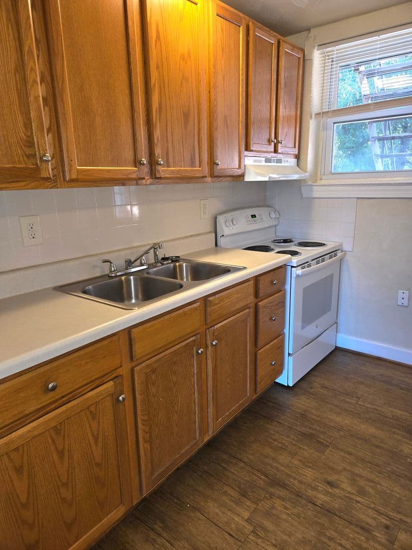 Portsmouth Apartment: 40 Afton Parkway