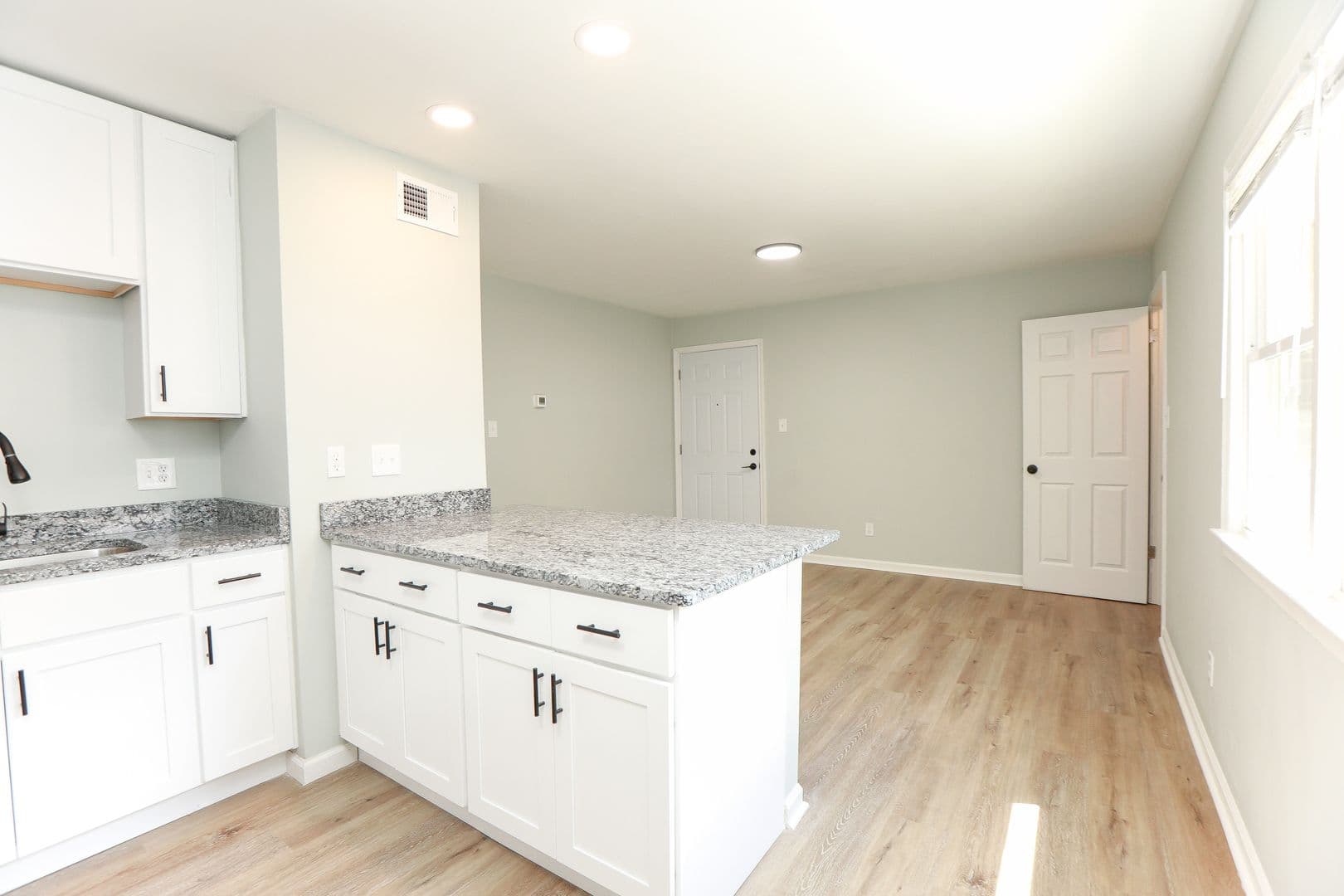 Norfolk Apartment: 2707 Azalea Garden Road