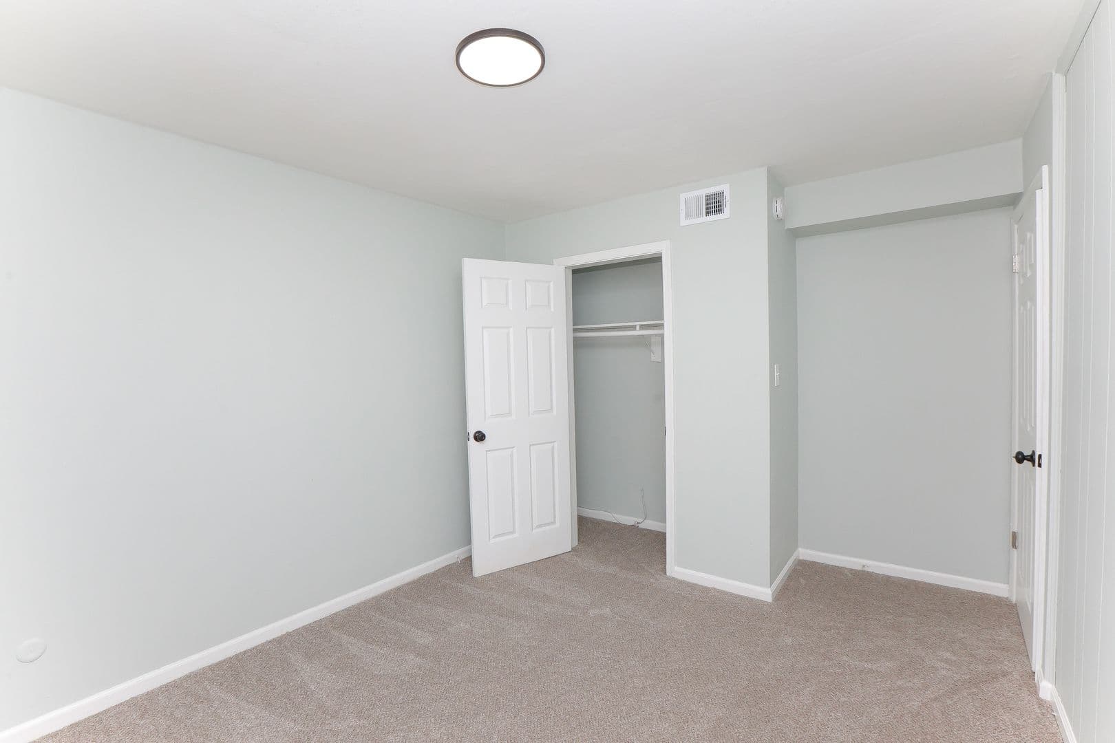 Norfolk Apartment: 2707 Azalea Garden Road
