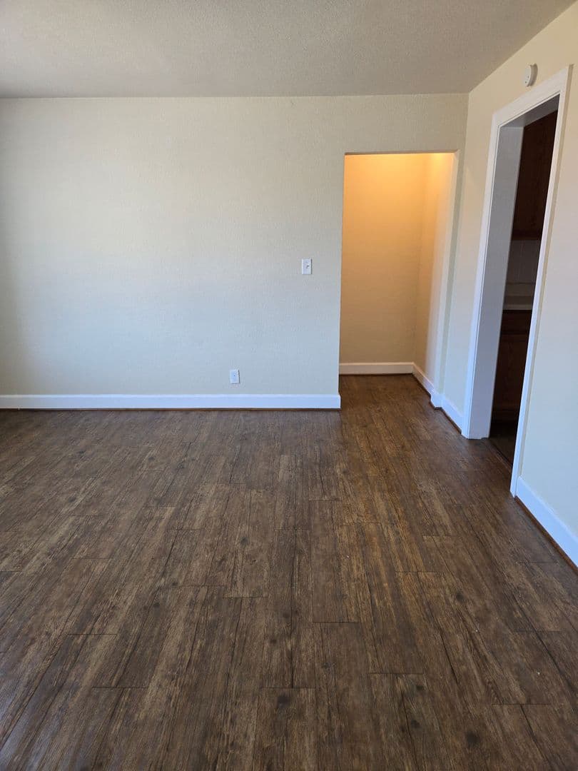 Portsmouth Apartment: 40 Afton Parkway